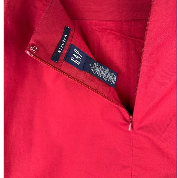 Vintage 1990’s 2000’s Y2K ‘Gap’ Stretch Cotton Mini Skirt in Raspberry Red • S/M - Picture 4 of 4